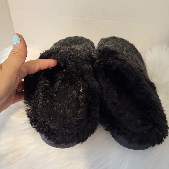 Muk Luks Knit Slippers, Size Large 9-10 - Picture 4 of 5